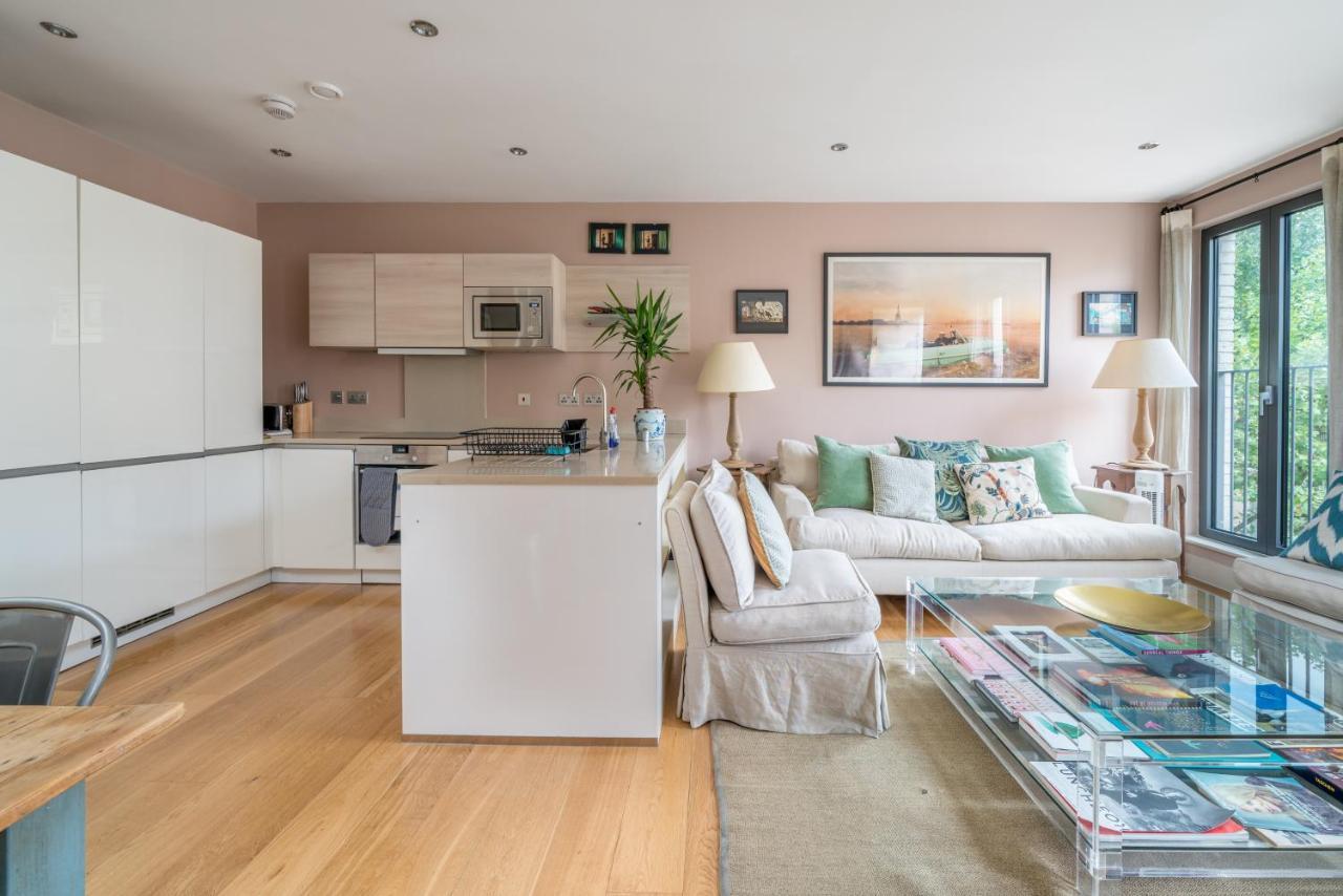 Superb Artist Flat With Free Parking By Portobello Londra