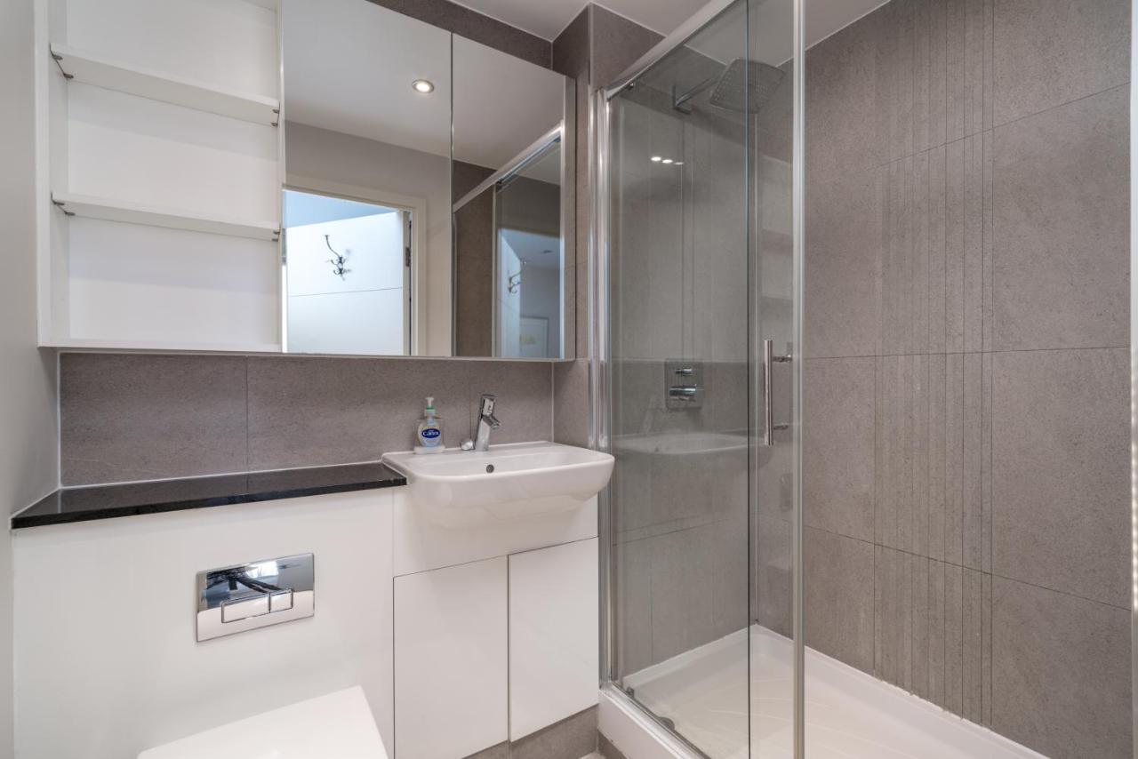 Superb Artist Flat With Free Parking By Portobello Apartament *