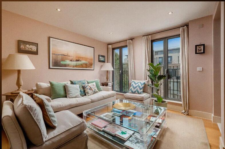 Apartament Superb Artist Flat With Free Parking By Portobello Londra